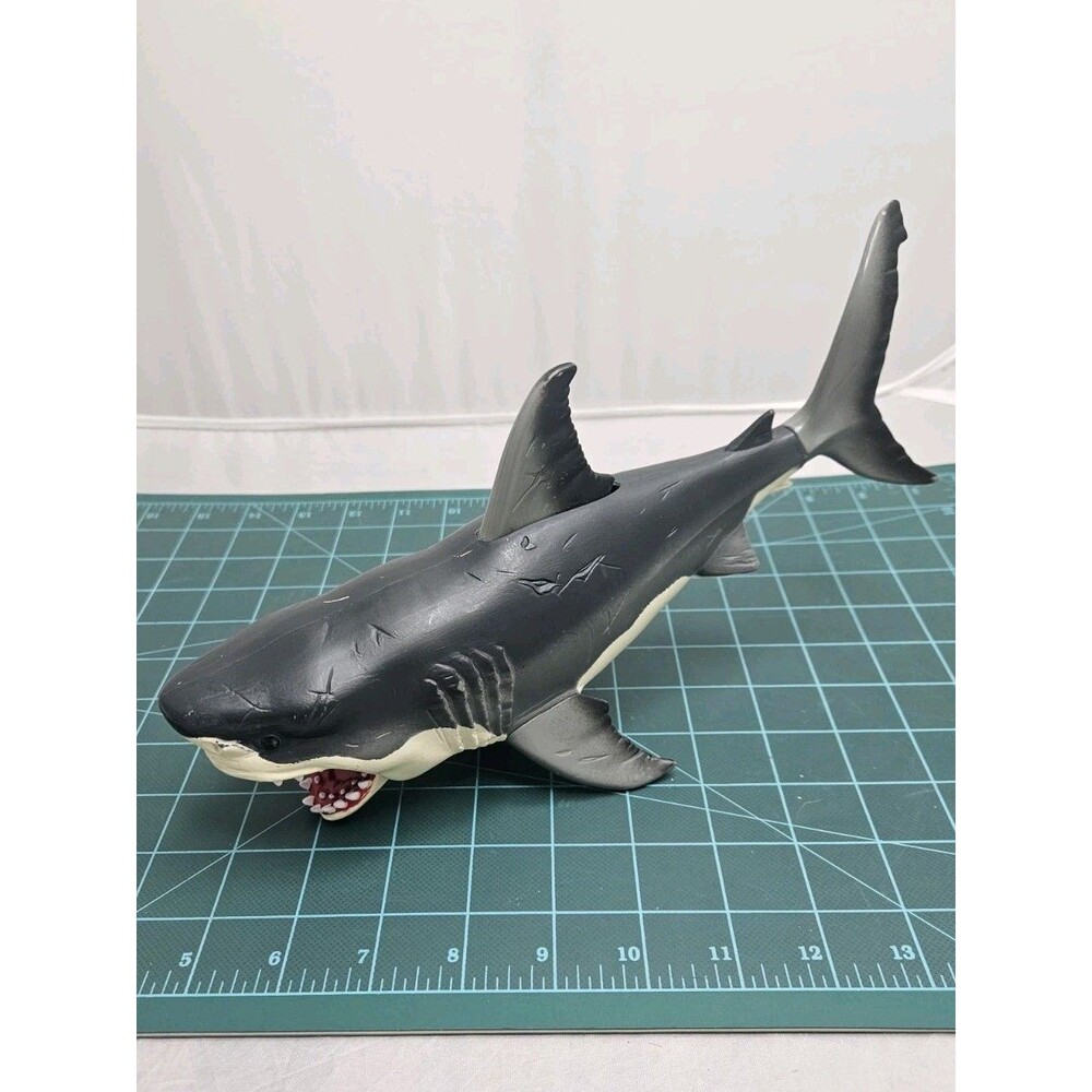 Toys R Us Chap Mei Shark Rescue Squad Chomping Great White Encounter Toy 10"